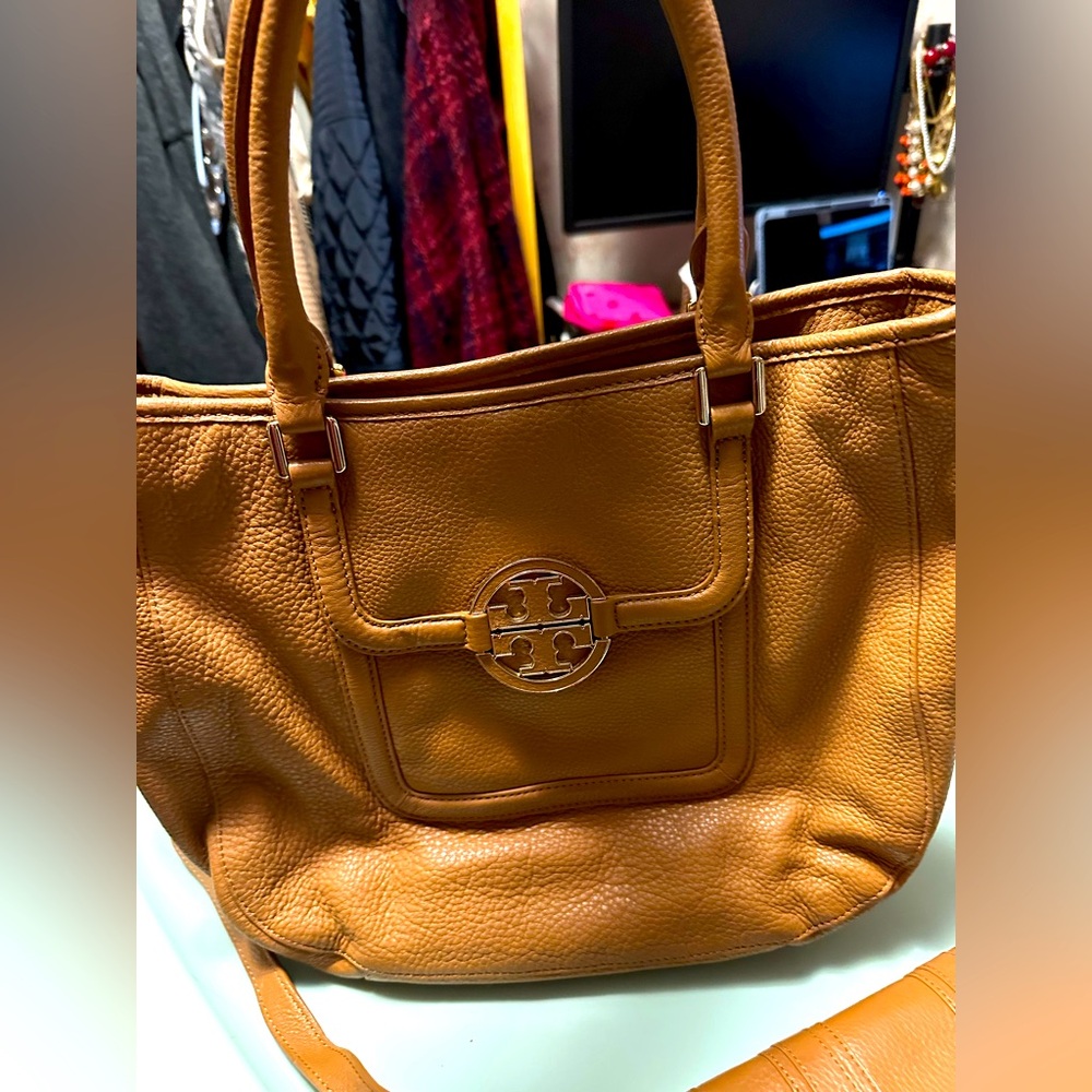 Tory Burch with matching wallet. In excellent condition. Camel color.